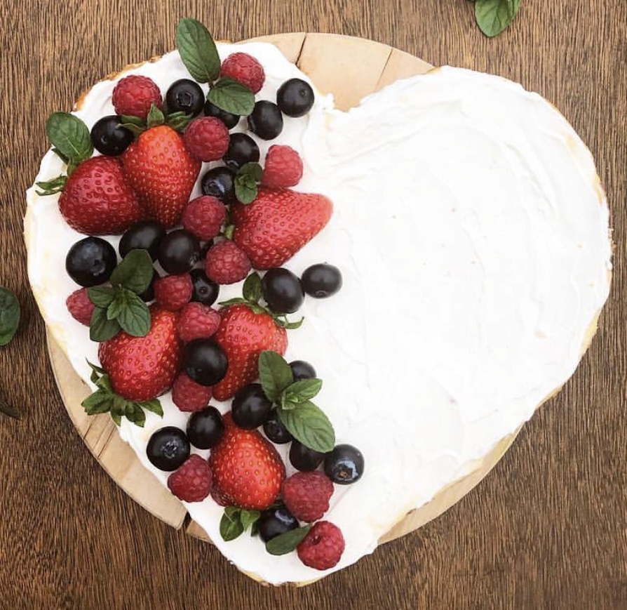 Grand Berry Chantilly Cake